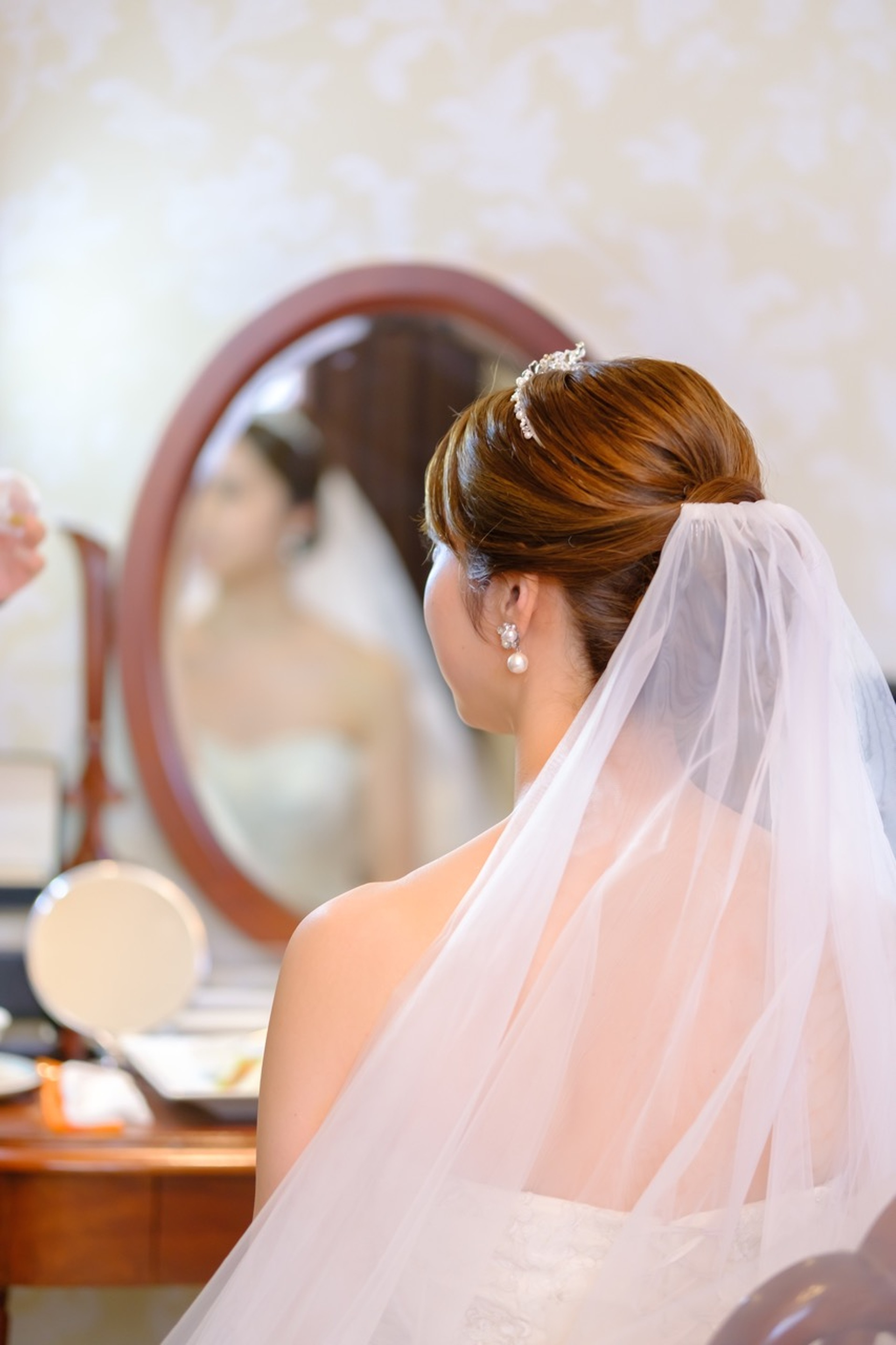 新婦の後ろ姿